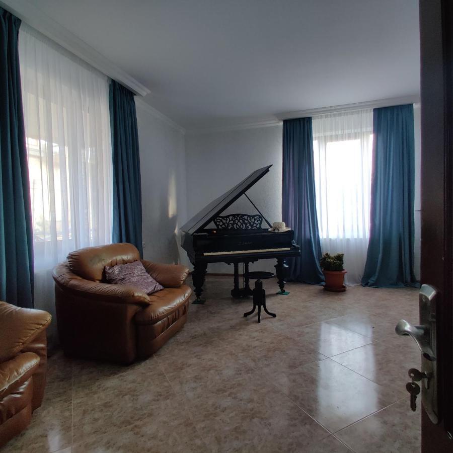 Rustavi Guest House Eksteriør bilde